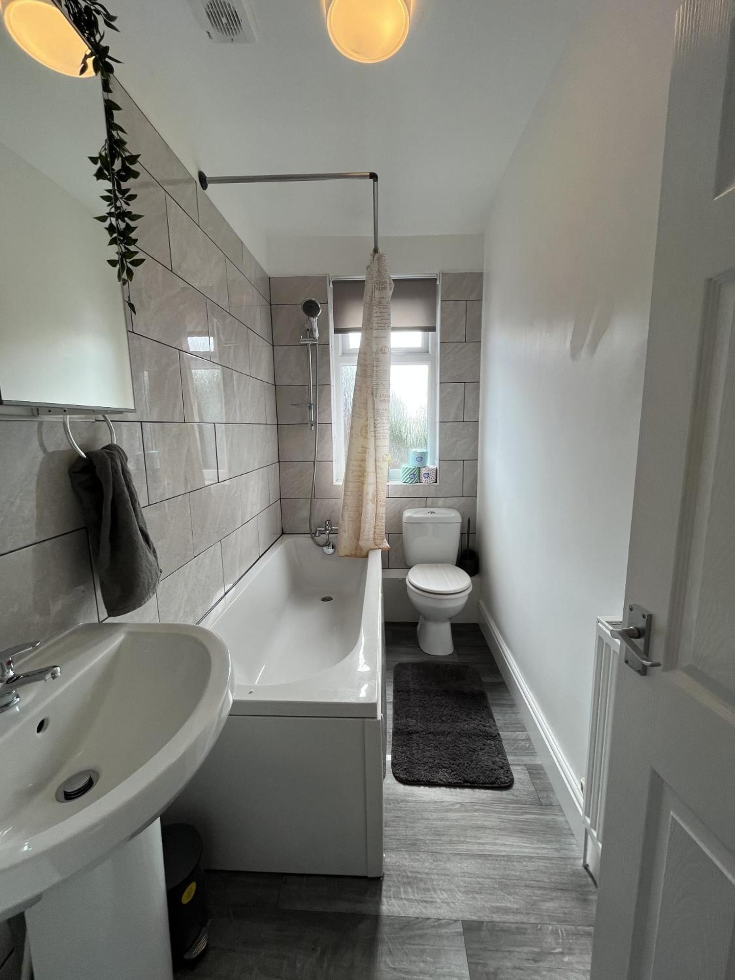 Modernised Central Wigan Townhouse Sleeps Up To 6 エクステリア 写真